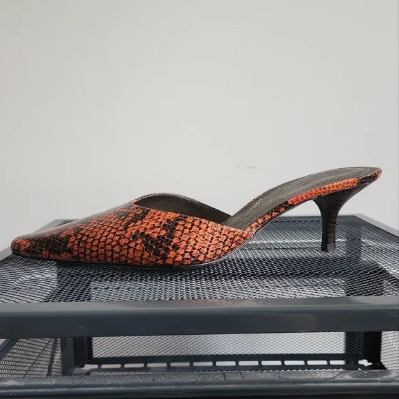 Tahari Orange Snake Print Mule Heels (US 7M) - Picture 4 of 6